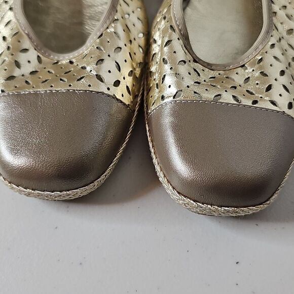 Sesto Meucci Gold and Tan Women's Wedge Flats 10 - Picture 3 of 12